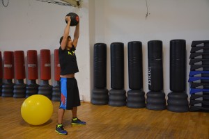 PULOVER CON SWISS BALL 3