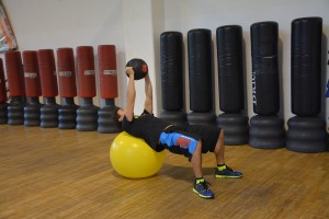 TORSIONI CON SWISSBALL1